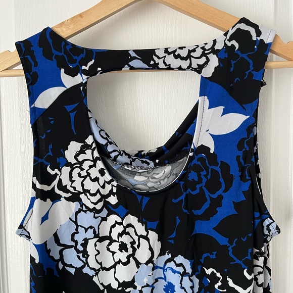 Ricki’s Sleeveless Floral Top Medium - Picture 6 of 8
